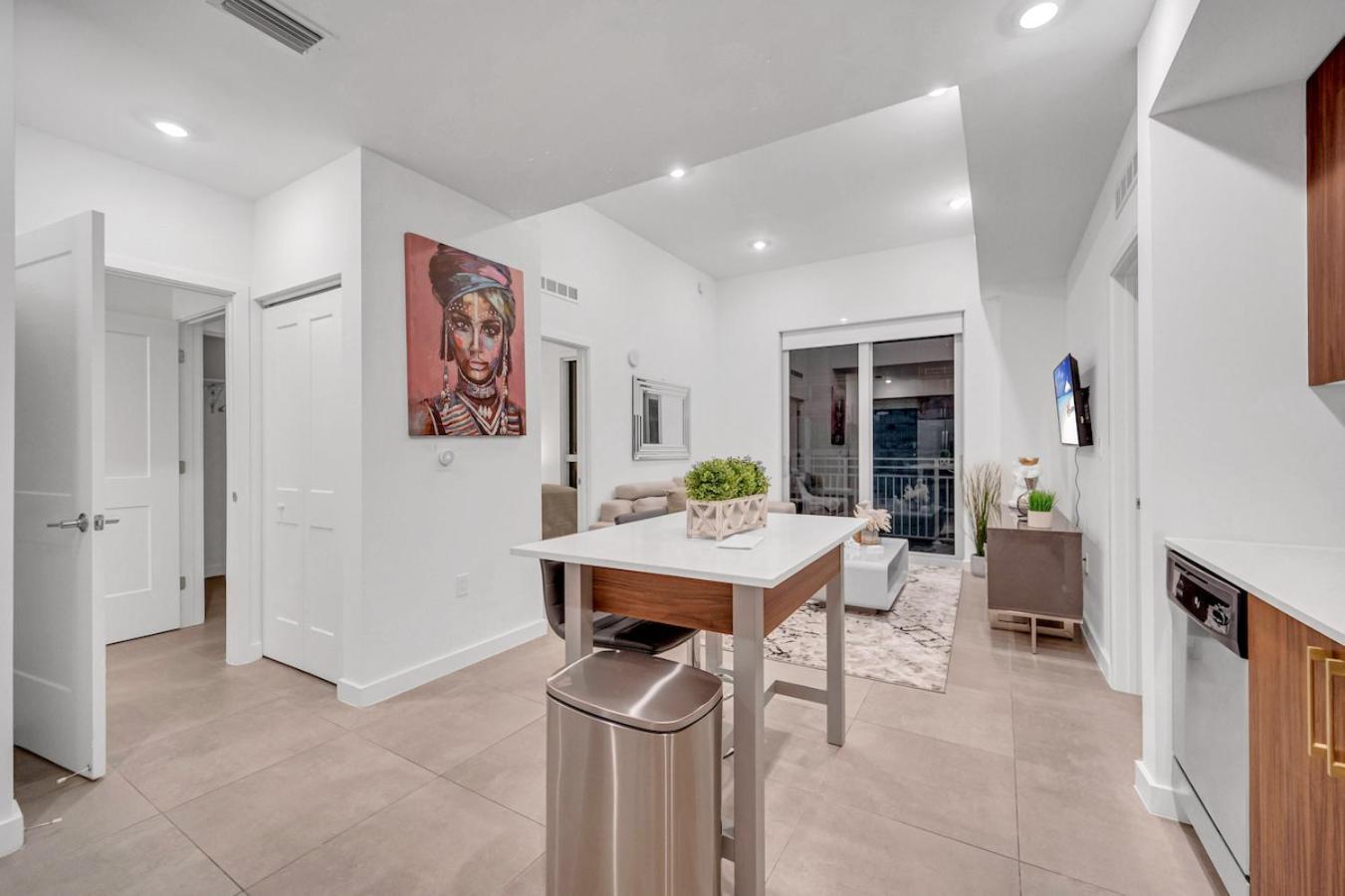 Modern Unit In The Heart Of Downtown Miami With Free Parking Apartment Exterior photo